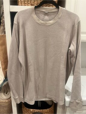 Uniqlo Waffle Knit Long Sleeve Top in Light Taupe